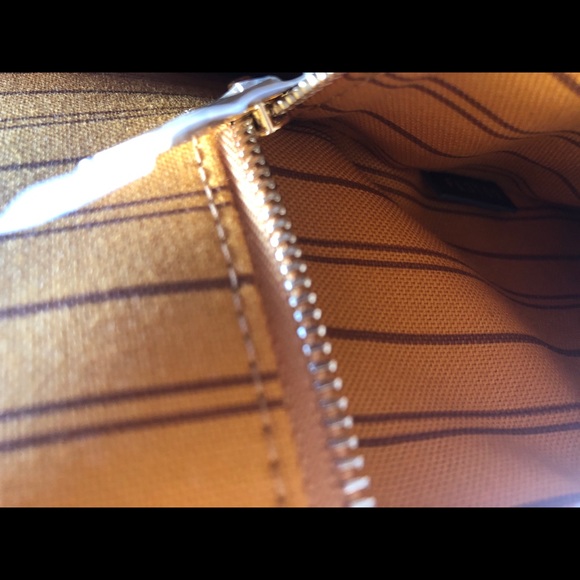 SOLD‼️- Louis Vuitton OnTheGo Jungle 👜🦁🦓 - Picture 7 of 8